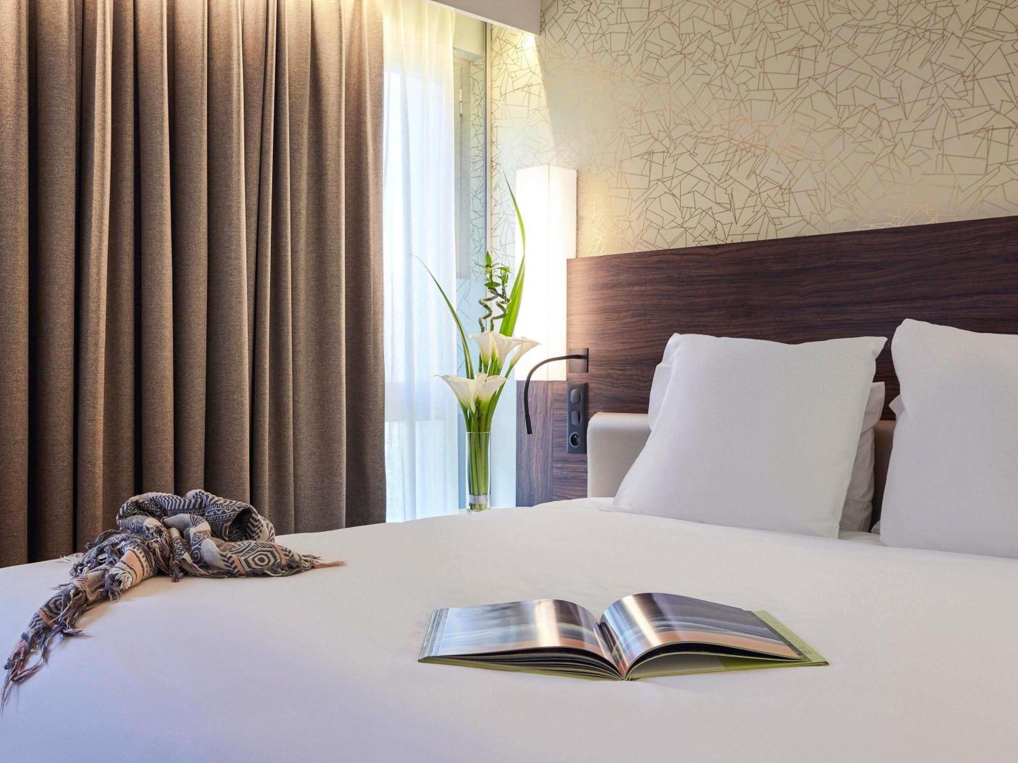Mercure Arc De Triomphe Etoile Hotel 4*