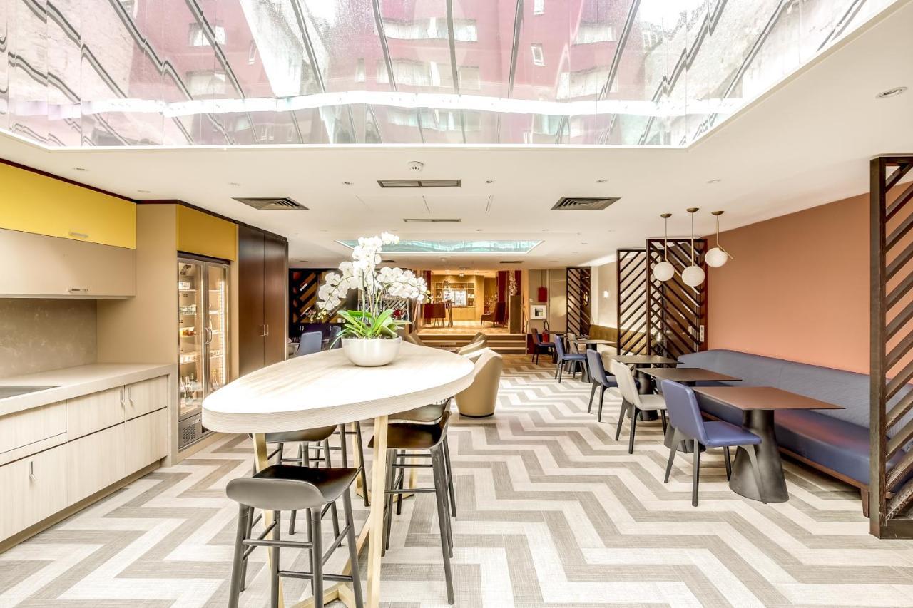 Mercure Arc De Triomphe Etoile Hotel 4*
